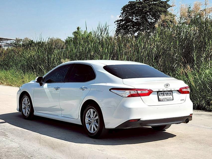 Toyota Camry 2.0G ปี19