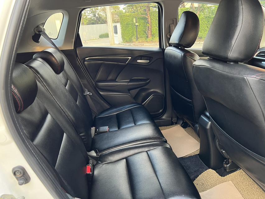 Honda JAZZ GK SV ออโต้ ปี2015 มือดเียว 12