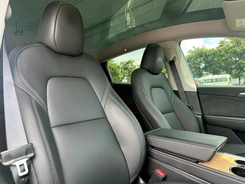 Tesla Model Y Long Range 2023  11