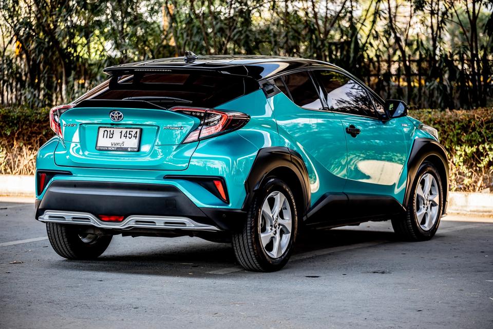 Toyota CHR 1.8 HV HI ปี 2018 สีเขียว มือเดียวป้ายแดง 9