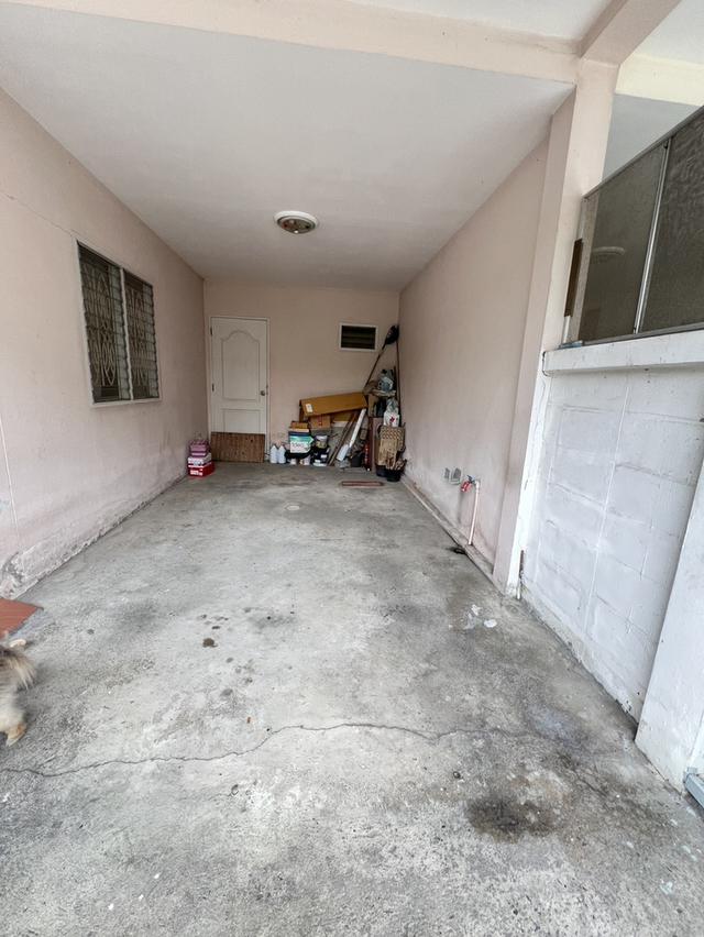 บ้านทาวน์โฮมหลังริม 2 ชั้น หมู่บ้านลดาสิริ บ้านกล้วยไทรน้อย 3