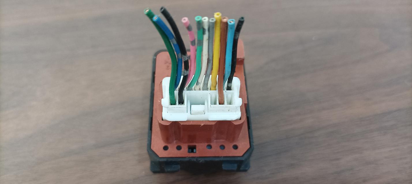 สวิตซ์ปรับกระจกมองข้างไฟฟ้า Honda Jazz แบบมีปุ่มพับกระจก (แท้ญี่ปุ่น มือ2) ราคาต่อ 1 ชิ้น