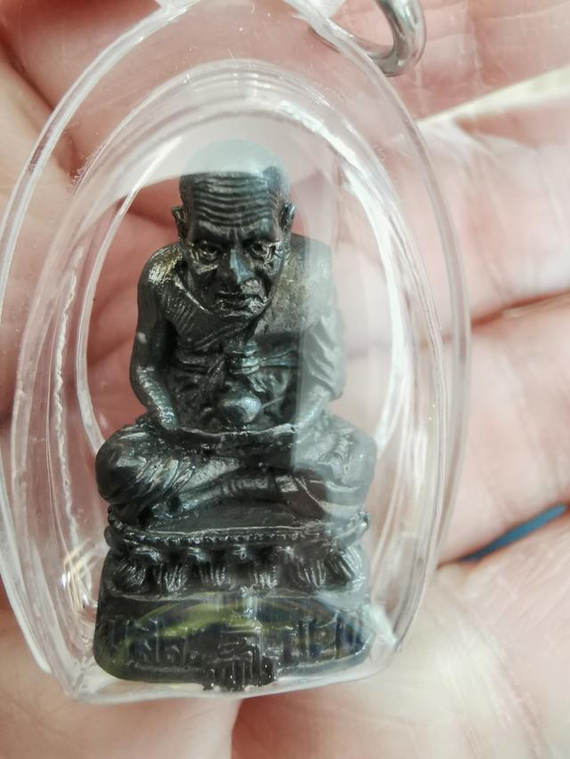 หลวงปู่ทวดญสสปี2000พร้อมเลี่ยมกันน้ำ