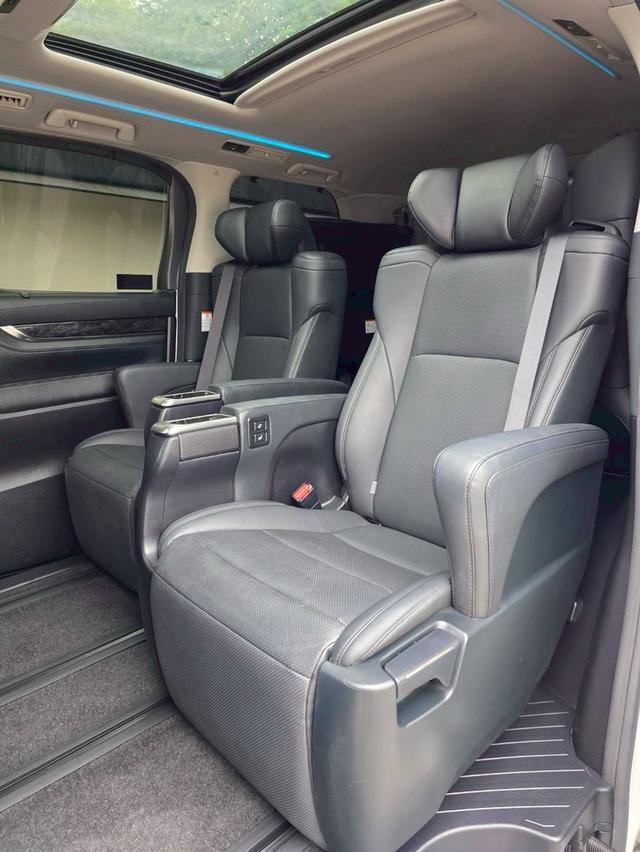 Toyota ALPHARD 2.5SC PACKAGE สีขาว ปี 2021 ไมล์ 50,000 กม. 13