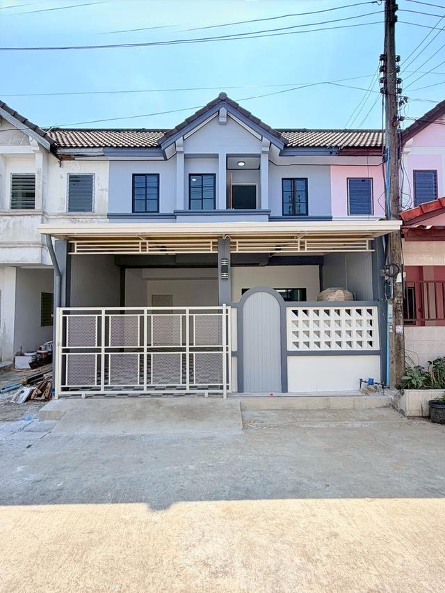 ขายทาวน์เฮ้าส์ หมู่บ้านแพรมาพร คลอง 11 (โทรสอบถามราคา)