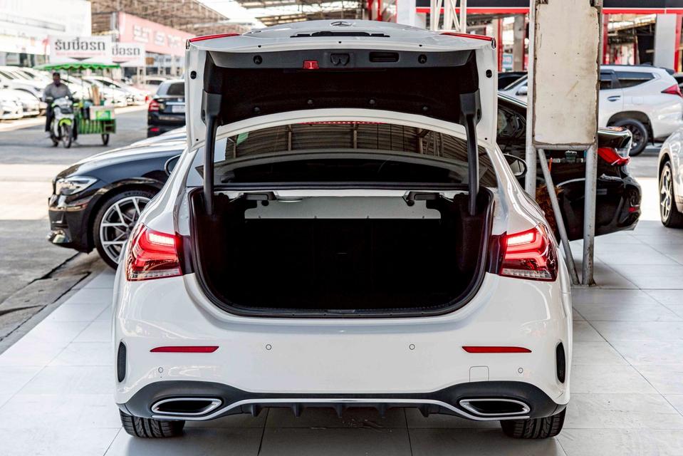 รหัสรถ NP1280 รุ่นรถ : BENZ A200 AMG ปีรถ : 2020 7