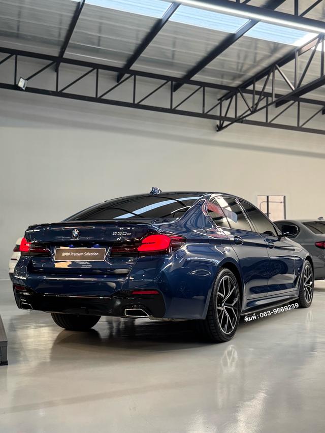 ปี21 BMW 530e M Sport LCI G30 (มือเดียว มาพร้อมชุดแต่งคาร์บอน ปรับสภาพพร้อมส่งมอบ) รูปย่อยที่ 3