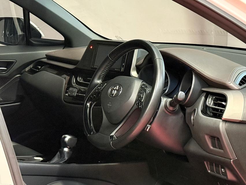 2019 TOYOTA CHR HV HI รถมือเดียวออกป้ายแดง รถวิ่งน้อย เข้าศูนย์ตามระยะ รถไม่เคยมีอุบัติเหตุครับ รูปที่ 10