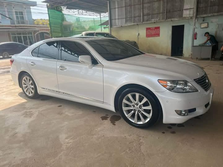 รีบขาย Lexus IS 460 4