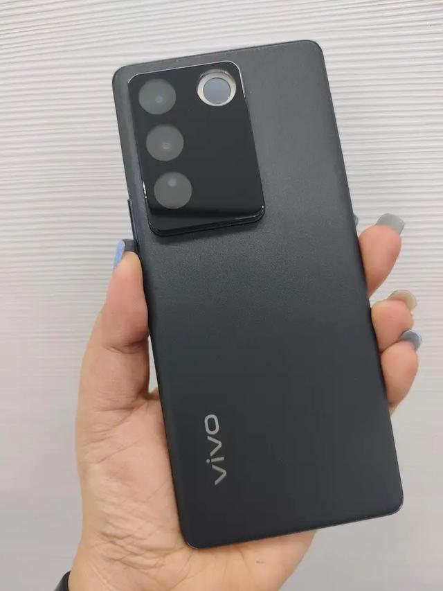 พร้อมขาย  Vivo V27