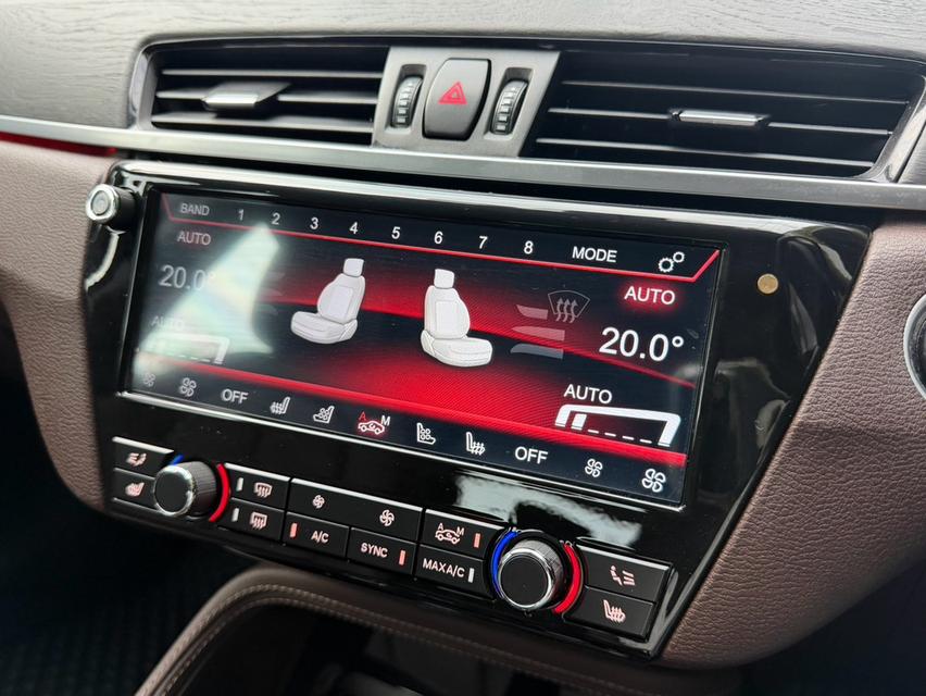 BMW X1 sDrive18i xLINE ปี 2017 รถสวยไมล์น้อย ราคาดีเครดิตดีฟรีดาวน์ สภาพป้ายแดง เล่มทะเบียนครบ ประวัติศูนย์ BMW Thailand รูปที่ 16