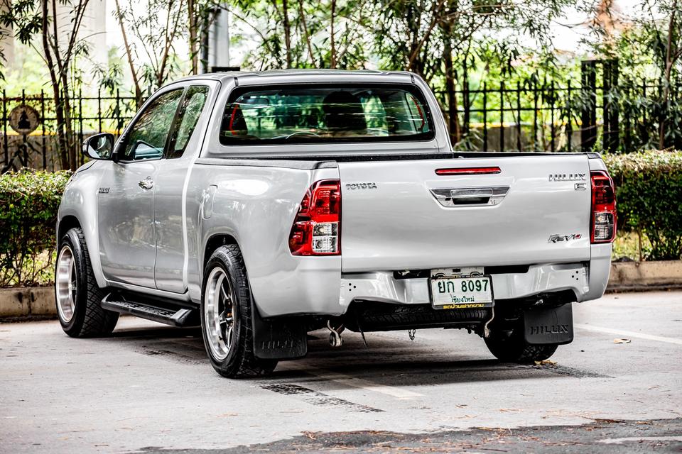 TOYOTA HILUX REVO 2.4 E SMART CAB ปี 2017 สีเทา ของแต่งเพียบ 4