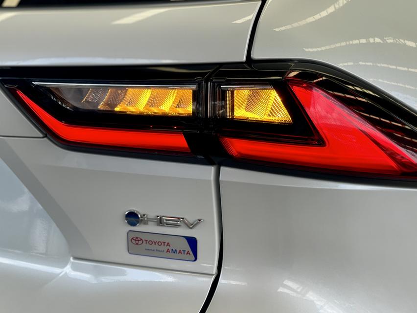 2024 Toyota Yaris Cross 1.5 HEV Premium Luxury สีขาว ไมล์ 7655 กม. 9