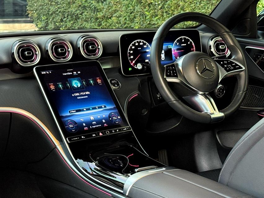 2023 BENZ C220D W206 รถมือเดียวออกป้ายแดง รถวิ่งน้อย ไม่เคยมีอุบัติเหตุ วารันตีศูนย์ยังเหลืออีกนานครับ 12
