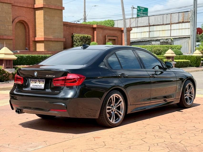 รหัสรถ PJP7676 2017 BMW 330e M-Sport รูปที่ 4
