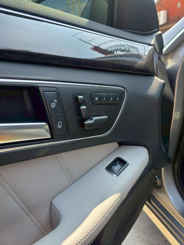 Mercedes-Benz E250 CGI BlueEFFICIENCY Avantgarde (W212 Facelift) เกียร์คอแล้วสีเทา ปี 2012 ไมล์ 140,000กม. รูปที่ 10