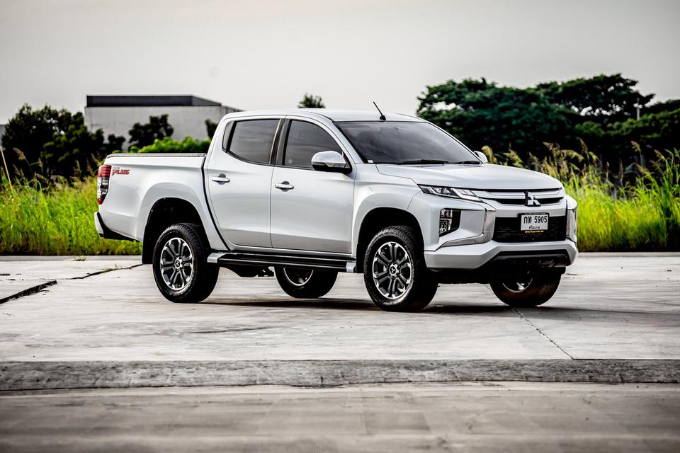 MITSUBISHI TRITON 2.4GT PLUS DOUBLE CAB ปี 2019 สีเทา เกียร์ออโต้  5