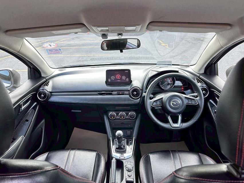 รหัสรถ QT9036 Mazda2 Skyactive 1.3 Sport High connect hatchback เกียร์ Auto สีขาวมุก ปี2018 11