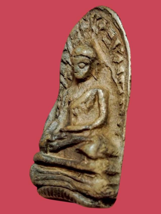 พระรอด เปิดให้บูชาจ่า 2