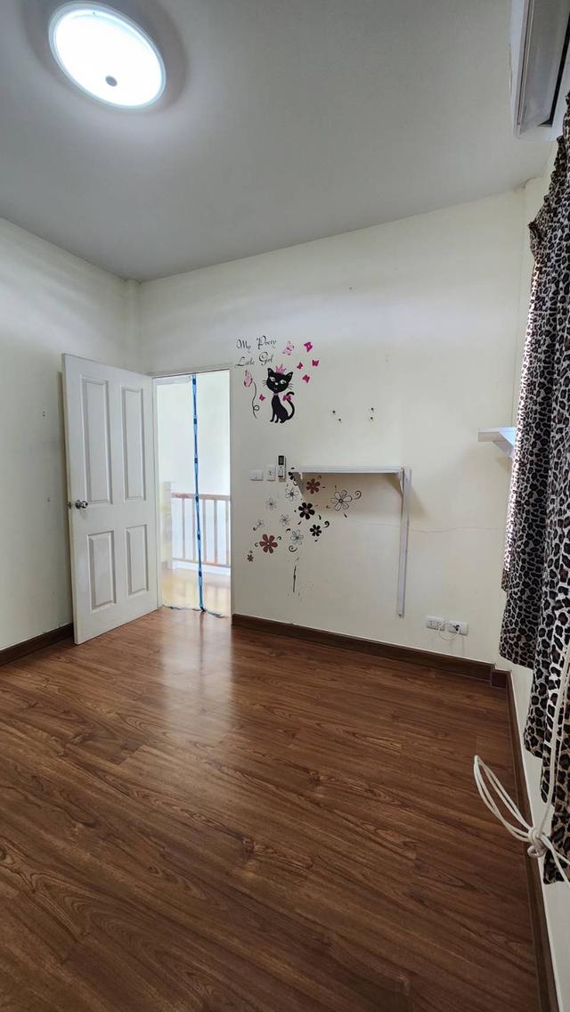 ขายบ้านแฝดหลังมุม เดอะวิลล่า รัตนาธิเบศร์ ซ.ท่าอิฐ พร้อมเข้าอยู่ ทำเลดี เดินทางสะดวก ใกล้ MRT ท่าอิฐ นนทบุรี 13