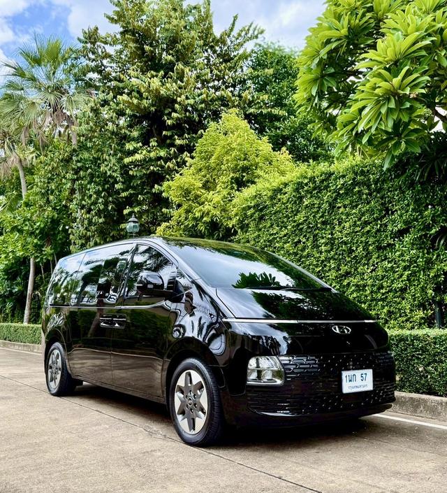 Hyundai Staria 2.2 Diesel SEL 8AT ปี 2022 เลขไมล์ 9x,xxx km. วารันตีศูนย์ยาวๆ 5ปี