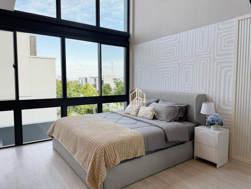 Luxury House For Sale or Rent VIVE Krungthep Kreetha next to Wellington School 18
