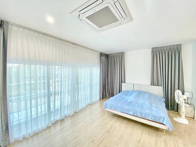 รร.นวมินทราชินูทิศ 4กม.ตลาดบางปูใหม่ 5.9กม. 4-5นอน ขายขาดทุนจำเป็นต้องใช้เงิน คฤหาสน์เดี่ยวใหญ่ 2ชั้น หลังมุม อยู่หน้าสว 5