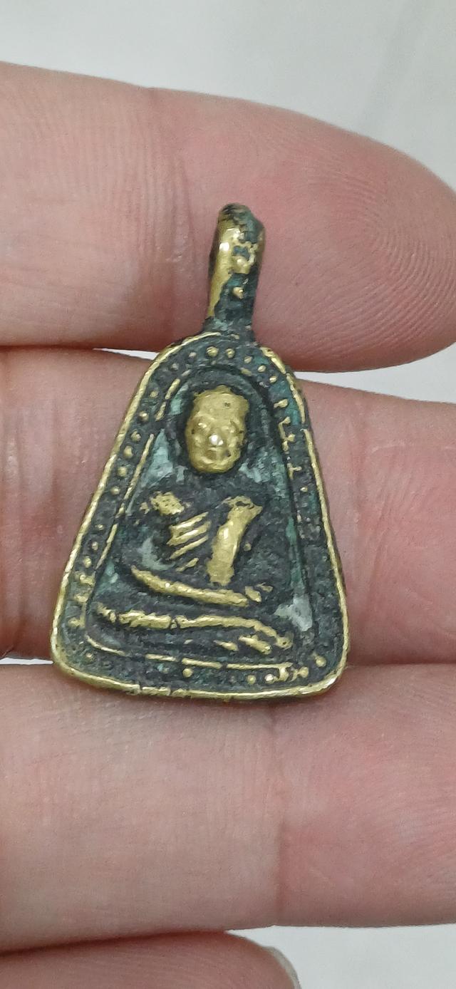 เหรียญหล่อหลวงพ่อเงินพิมพ์จอบใหญ่ อาจารย์แจ๊ะ วัดบางคลานสร้าง ปี 2472