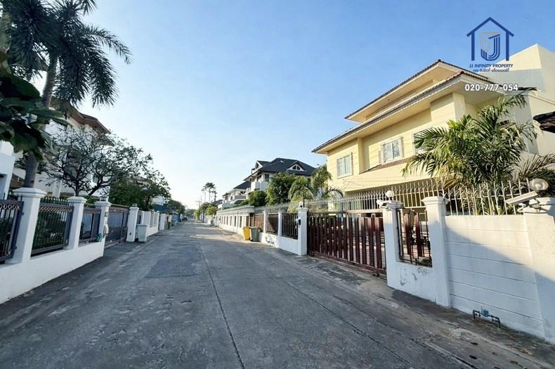 ขายบ้านเดี่ยว 3 ชั้น พร้อมที่ดิน 388 ตารางวา หมู่บ้านประชาชื่น เพลส ถนนประชาชื่น ใกล้รถไฟฟ้าสายสีชมพู 3