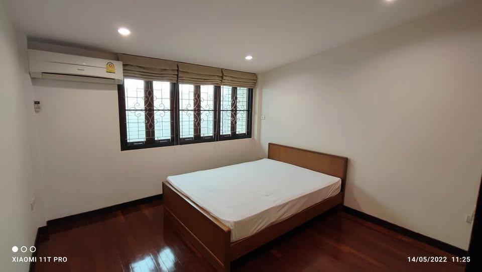 MTR124 ทำเลดีทองหล่อ! ให้เช่าทาวน์โฮม ซอยสุขุมวิท 36 เพียง 900 ม. ถึง BTS ทองหล่อ 3 นอน 2 น้ำ เชื่อมต่อพระราม 4 สะดวก ใกล้ Emporium 7