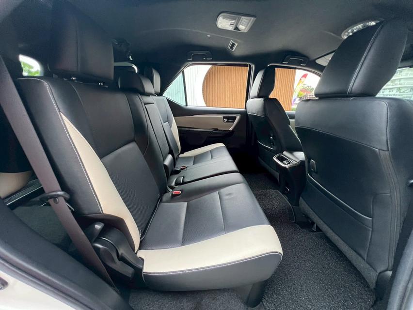 ปี 2020 TOYOTA FORTUNER, 2.8 LEGENDER BLACK TOP 4WD 8