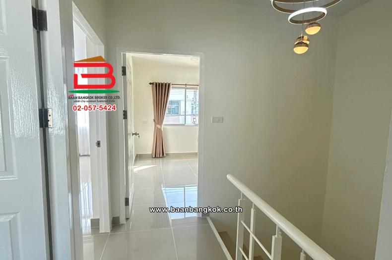 ทาวน์เฮาส์ โครงการ โนโววิลล์ ลำลูกกาคลอง 3 เนื้อที่ 20.2 ตรว. ซอยเลียบคลอง 3 ถนนลำลูกกา ตำบลลาดสวาย อำเภอลำลูกกา จังหวัดปทุมธานี 12