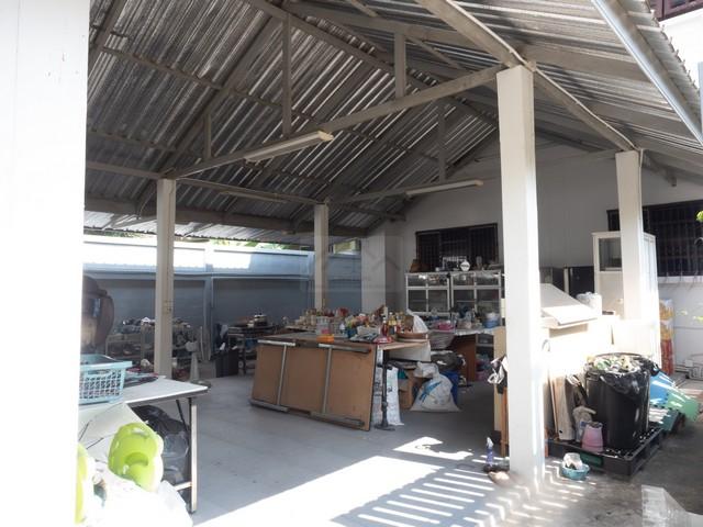 ขายบ้านเดี่ยวหลังใหญ่ 256 ตรว. หมู่บ้านนวธานี เสรีไทย 59 โครงสร้างแข็งแรง หันหน้าทิศใต้ เข้าออกได้ทั้งเสรีไทย และเกษตรนว 8