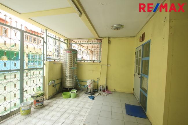 ทาวน์เฮ้าส์สุชาเพชรเกษม112 หนองแขมสาย4 ต่อเติมแล้ว 3ชั้น 18.2วา ใกล้มหาวิทยาลัยธนบุรี เดอะมอลล์บางแค บ้านสภาพดี โครงสร้างแข็งแรง ราคา 1.79ล้านบาท 5