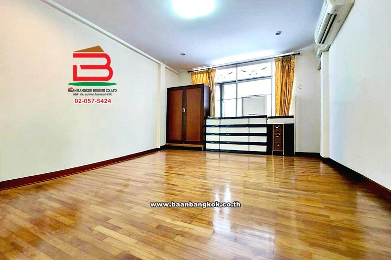 ทาวน์โฮม เนื้อที่ 16.9 ตร.ว. Silk Village Saimai 54 : ซิลค์ วิลเลจ สายไหม 54 ใกล้ปตท.สายไหม 56 ถนนพหลโยธิน แขวงสายไหม เขตสายไหม 12