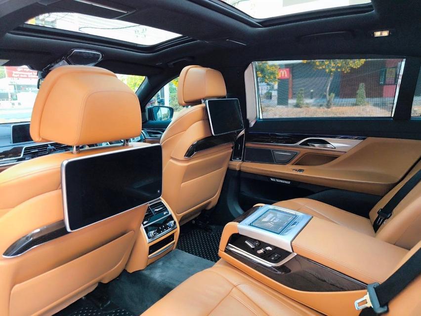 รหัสรถ KPV7414 2017 BMW 740li Limousine สีดำ 11