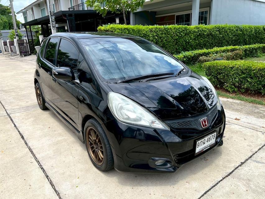 #เทรนด์วันนี้้ Honda Jazz GE 1.5V ปีจด 2014🚩ราคา 169,000บาท ขายสดเกียร์ออโต้ เครื่องเบนซิน 1500 CC รถสวยสีดำเงาๆ จัดทรงล้อแม็กขอบ15 รูปที่ 4