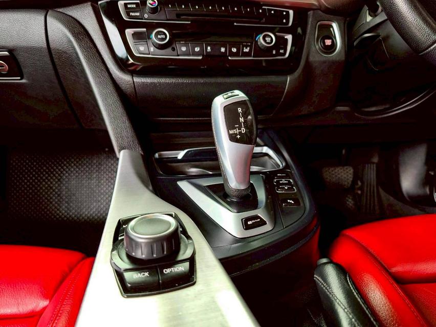 BMW 330e ปี18 9
