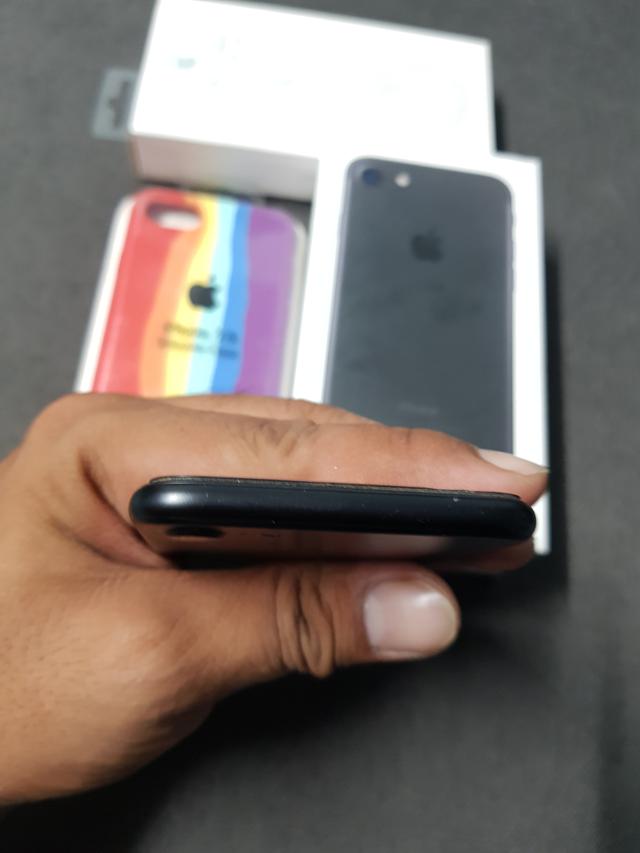 ไอโฟน 7 สีดำ 32gb. มือสอง สภาพ 98% อุปกรณ์แท้ครบกล่อง 5