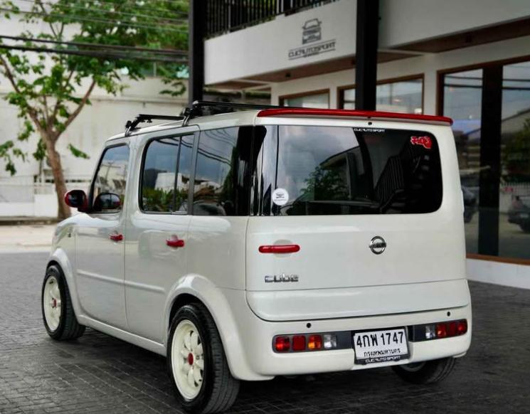 Nissan Cube Z11 สีขาว 6