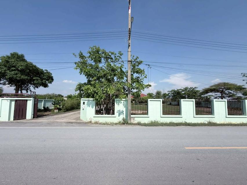 บ้านเดี่ยวและเรือนรับรองพร้อมที่ดิน 1