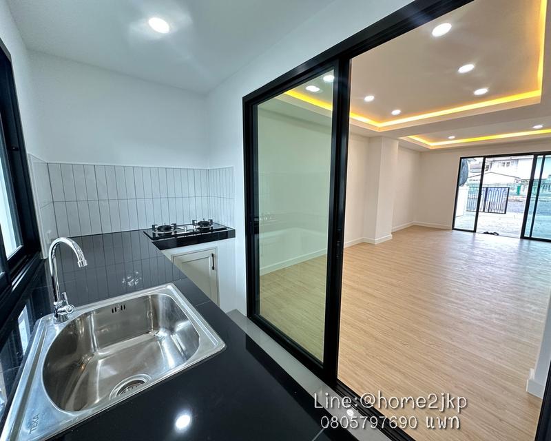ทาวน์โฮม 4 ชั้น ลาดพร้าว 110 ทาวน์โฮมดีไซน์โมเดิร์น ทำเลลาดพร้าว 6