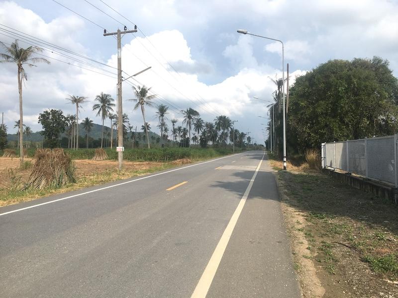 ขายที่ดินทำเลดี เนื้อที่ 6-2-36ไร่ ติดถนน ทล. 3018 หน้ากว้าง 150เมตร ตำบลคลองกิ่ว บ้านบึง ชลบุรี ผังเมือง EEC สีเหลืองอ่อนที่ดินห่างจาก ทล.331 4