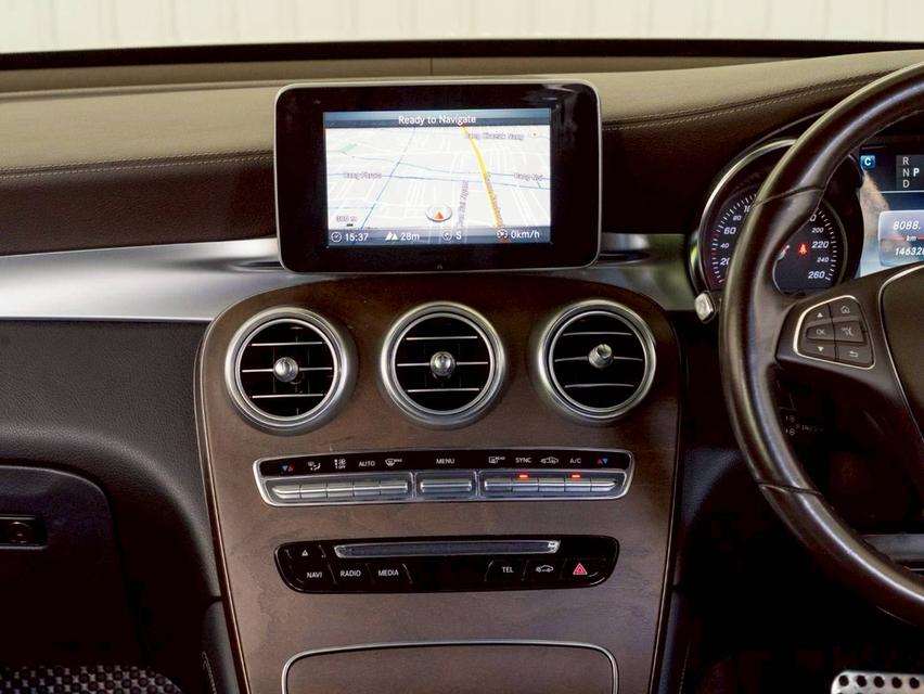 Mercedes Benz GLC 250d AMG ปี จด 2019 8