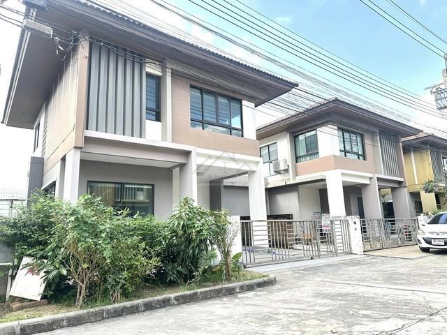 ขายบ้านแฝดสไตล์บ้านเดี่ยว 39 ตร.วา โครงการบ้านพร้อมพัฒน์ ไพร์ม (Prompat Prime) รามอินทรา – หทัยราษฎร์ 39 ใกล้โรงเรียนสาธ