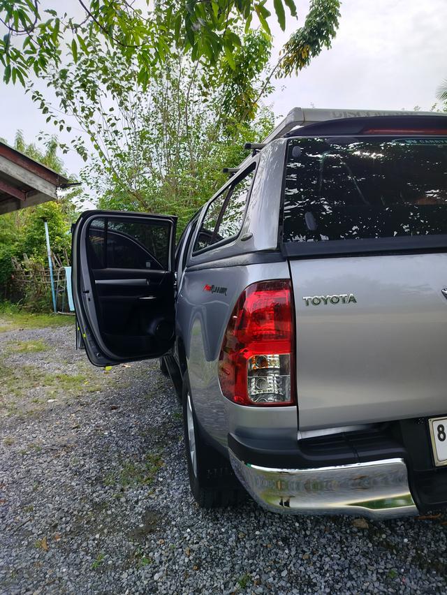 รถกระบะโตโยต้า รีโว่ 9