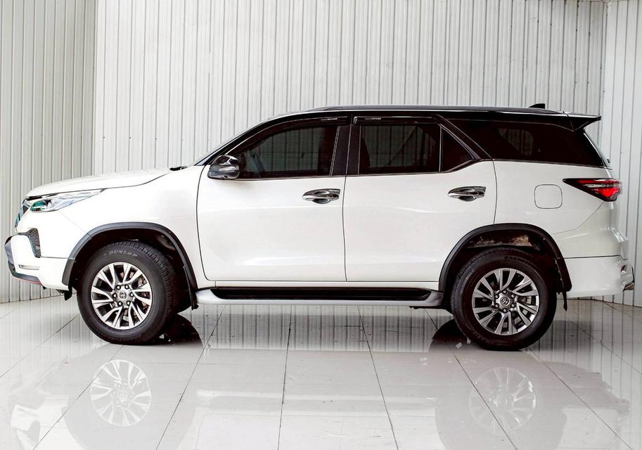 TOYOTA FORTUNER, 2.4 V 4WD LEADER ปี 2022 โฉม ปี15-ปัจจุบัน