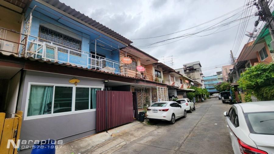 68070826 : เช่าทาวน์เฮ้าส์ 2 ชั้น หน้ากว้าง 6 เมตร ขนาด 4 ห้องนอน บนที่ดินขนาด 18 ตารางวา หมู่บ้านวิเศษสุขนคร ทุ่งครุ กรุงเทพ