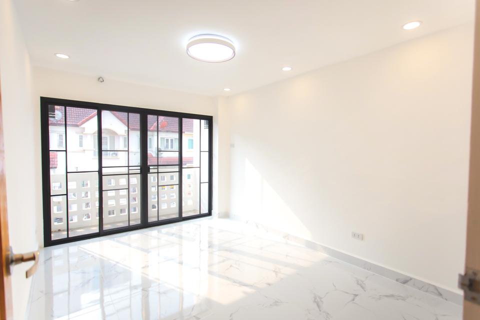 ขายด่วน! ทาวน์โฮม 3 ชั้น ทำเลนวมินทร์ 135 ในหมู่บ้าน Private Villa รีโนเวทใหม่สวยๆ พื้นที่คุ้มๆ รีบทักมาจองเลยค่ะ 17