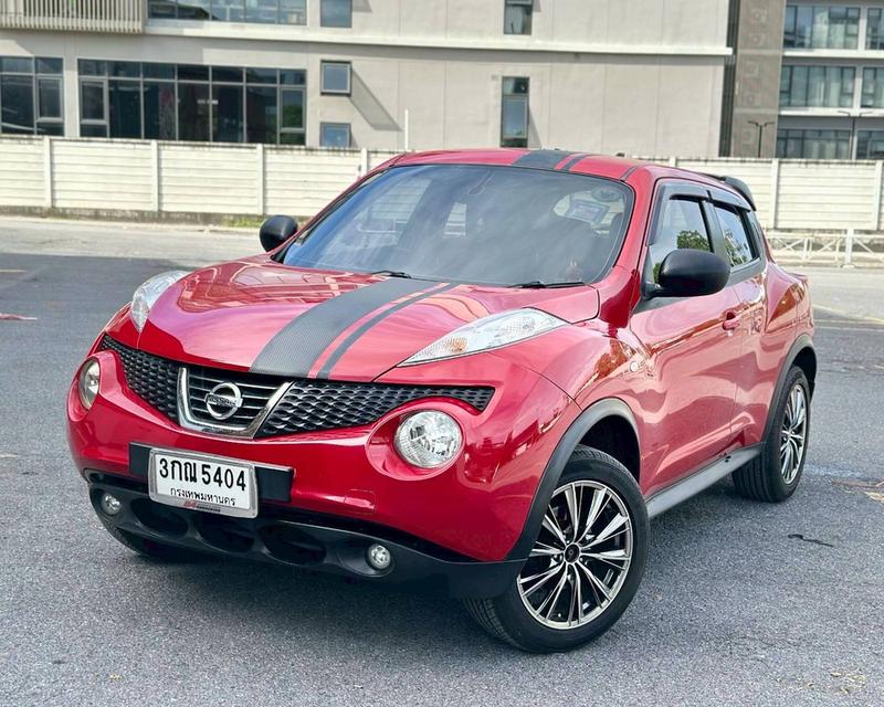 Nissan Juke 1.6 V รุ่น Top สุด เกียร์ Auto สีแดง ปี 2014